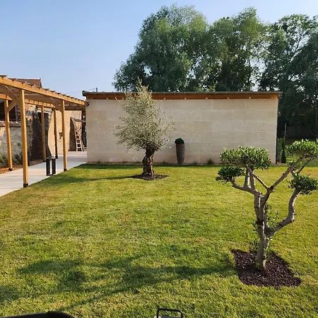 Villa La Commanderie Des Templiers